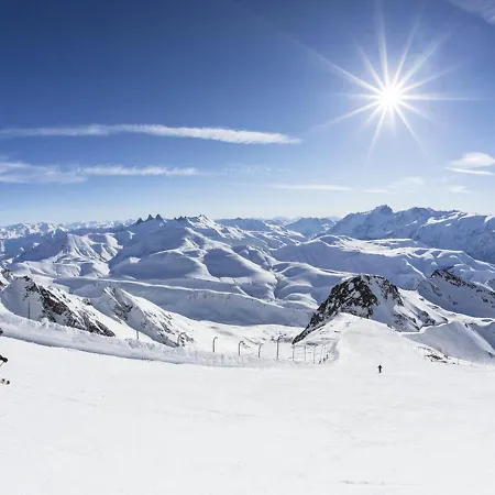 Apartment Pour 2 Pers A - Proximite Pistes Et Commerces - Parking Inclus - Petit Budget - Fr-1-445-154 Montgenevre