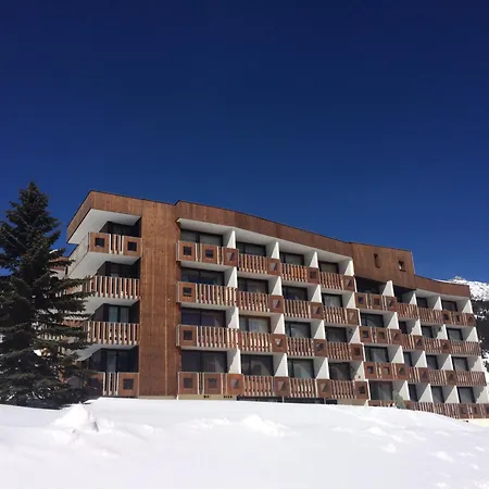 Apartment Pour 2 Pers A - Proximite Pistes Et Commerces - Parking Inclus - Petit Budget - Fr-1-445-154